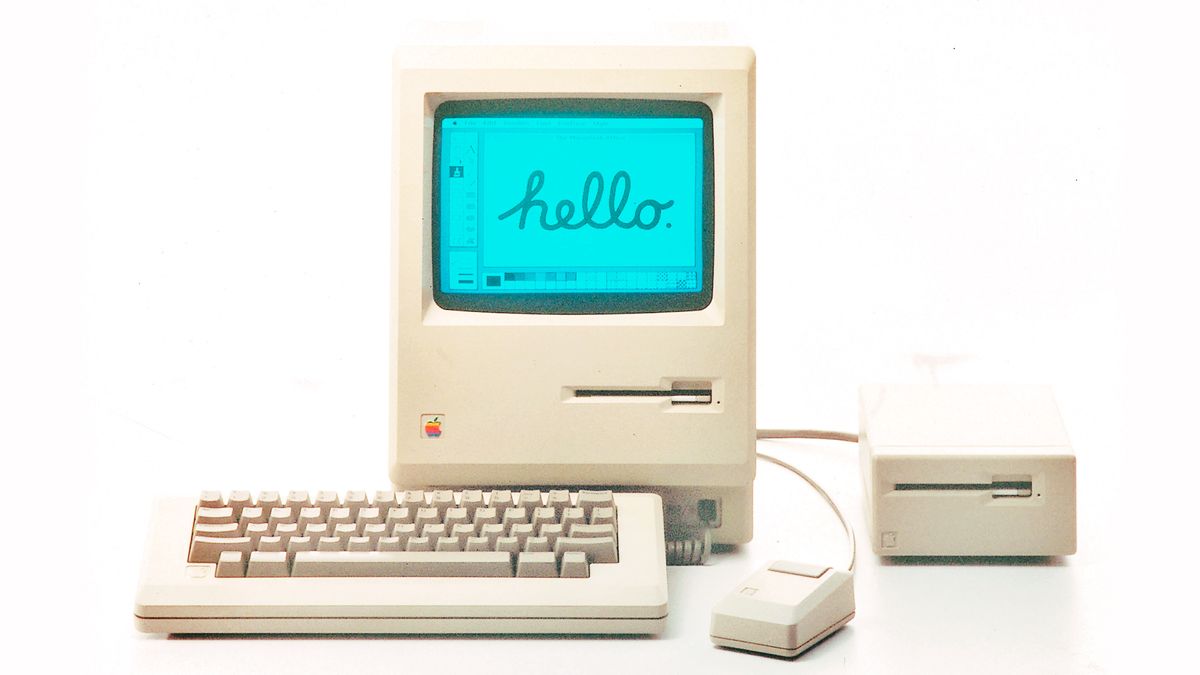 Prehľad Apple klávesníc od roku 1983. Čudovali by ste sa, do akej miery sa historicky prvá verzia podobala na tú dnešnú!