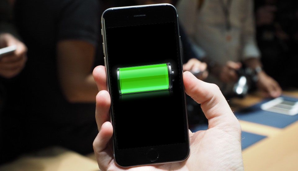 iPhone 6S má síce menšiu batériu, no výdržou tromfol staršiu generáciu na plnej čiare!