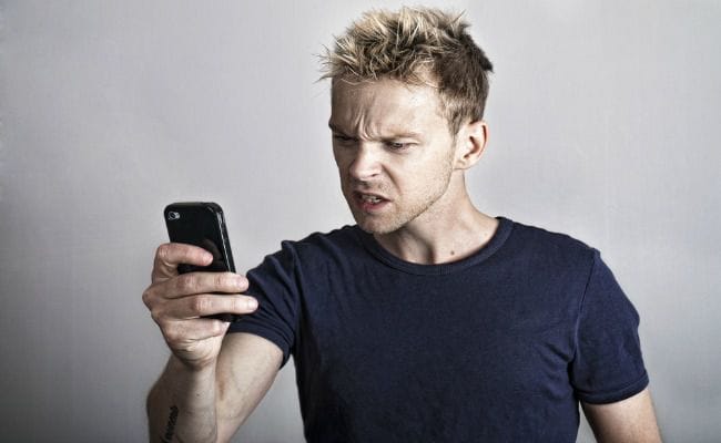 Apple priznáva chybu, ktorá vznikne po prestavení dátumu v iPhone. Plánuje ju opraviť?