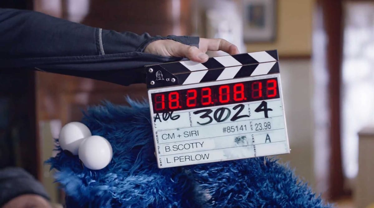 Nové video zo zákulisia perfektnej reklamy Apple s Cookie Monster!
