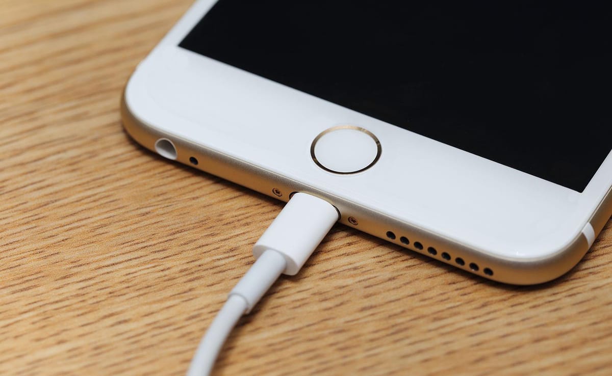 6 skvelých trikov, ako nabíjať svoj iPhone rýchlejšie
