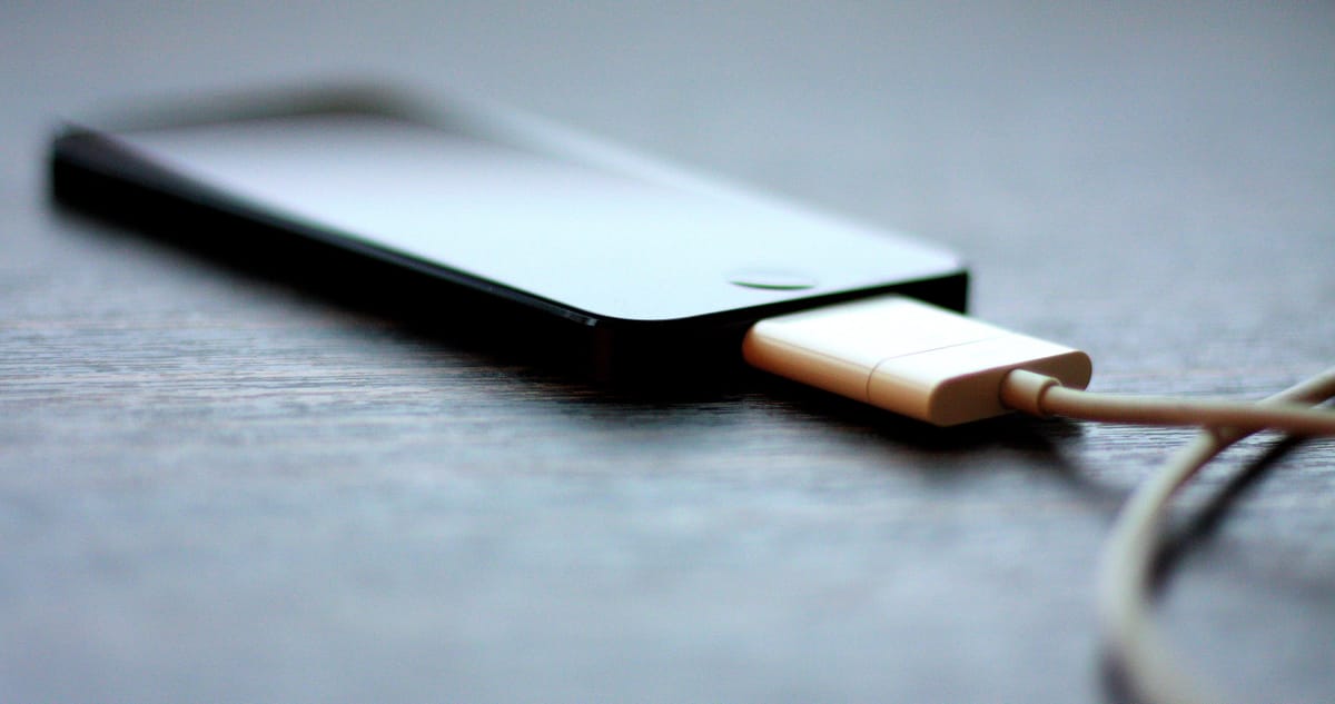 Nabíjačka, ktorá ti nabije iPhone z 0 na 70 % za 20 minút