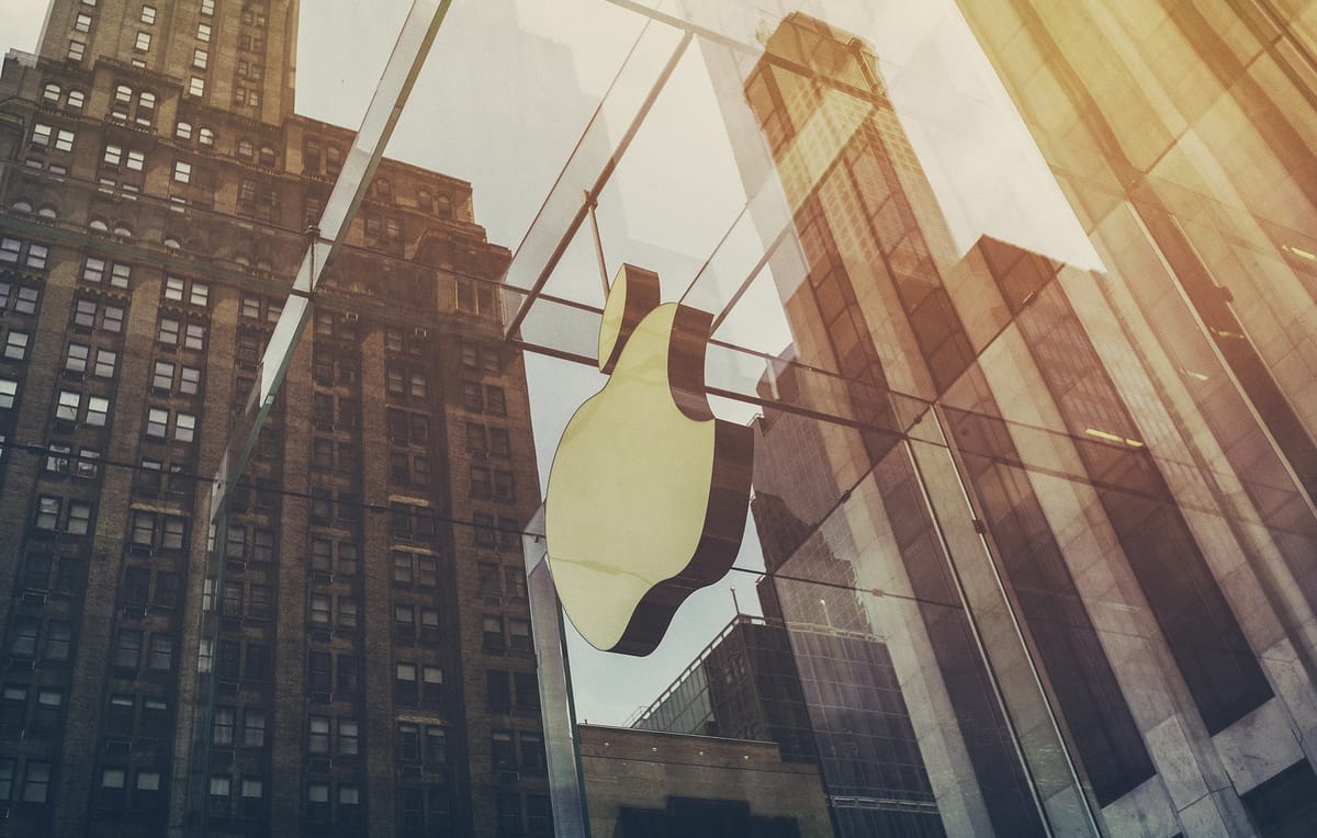 Chlapík z Floridy žaluje firmu Apple. Vraj mu ukradla nápad na iPhone