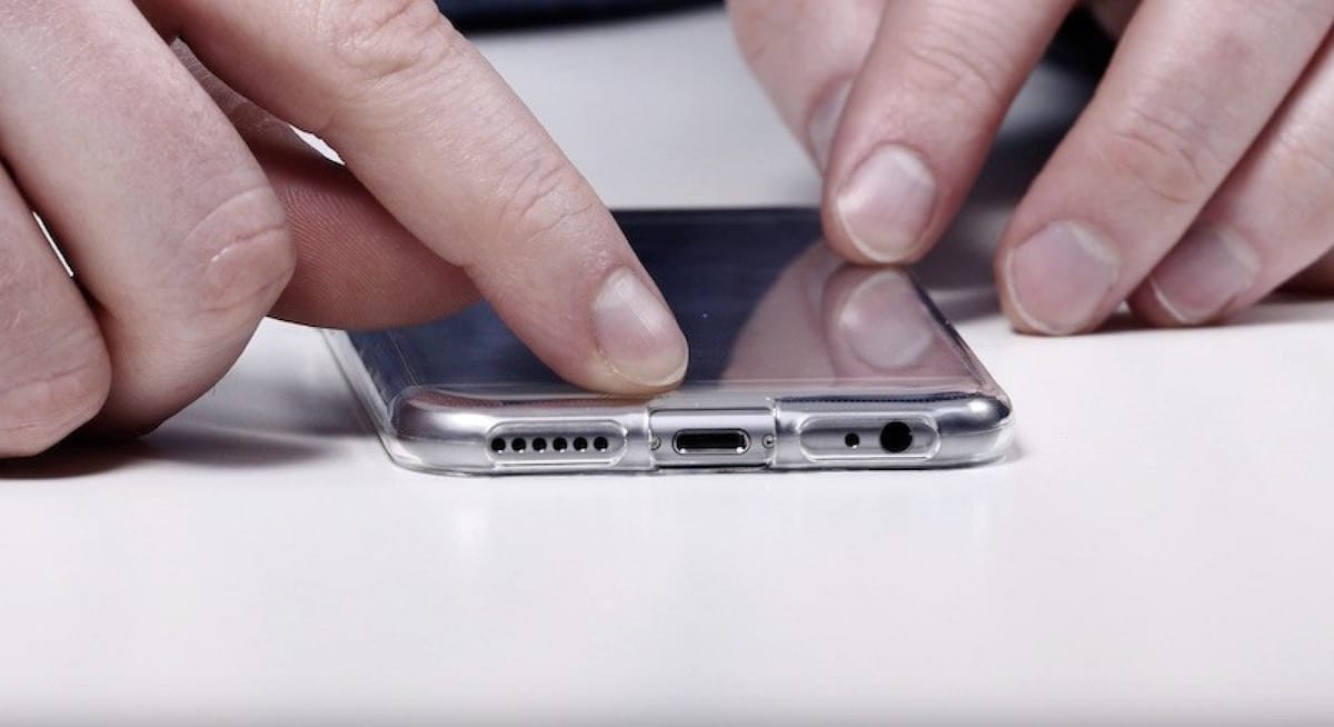 IPhone príde v roku 2017 so skleneným puzdrom, hovorí dodávateľ firmy Apple