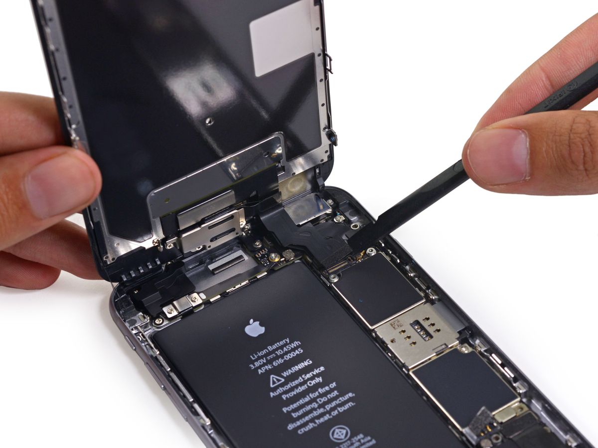 Vypína sa vám iPhone 6s? Apple vám batériu vymení!