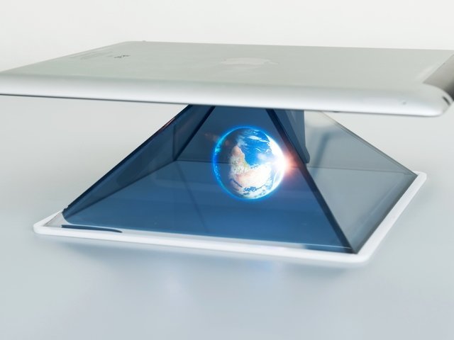 Vytvorte si skutočný hologram vďaka iPhonu (návod)