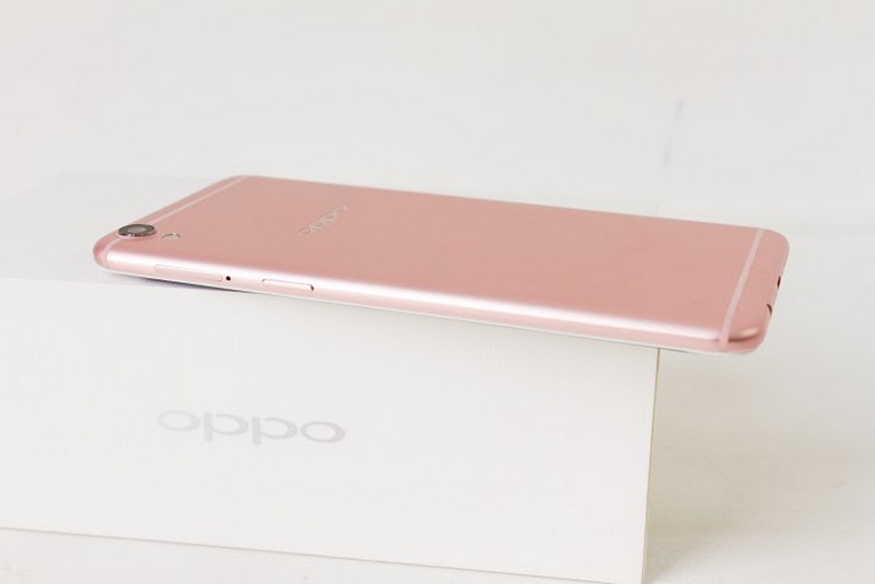 Kópia iPhonu Oppo R9 porazila pravý iPhone