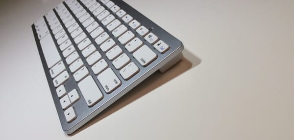 Neoriginálne príslušenstvo pre iOS zariadenia - klávesnica