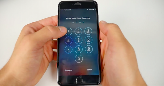 iOS 9 obsahuje vážnu bezpečnostnú chybu umožňujúcu prístup k fotkám, vieme ako sa brániť.