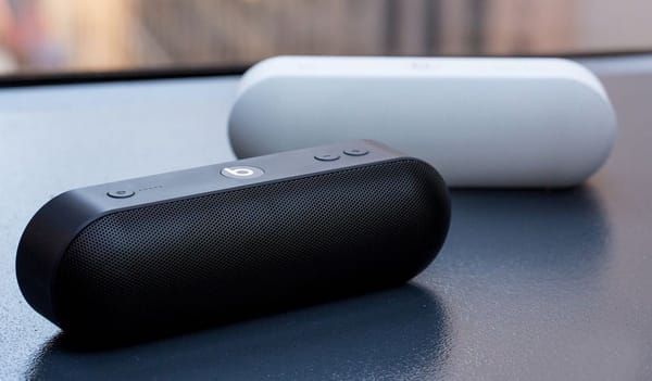 Beats predstavil nový reproduktor Pill+, aké vylepšenia priniesol?
