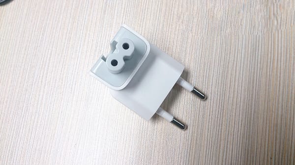 Firma Apple spustila program na výmenu koncoviek adapérov