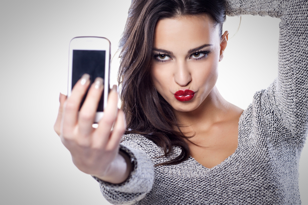 Bombaj musel zaviesť no-selfie zóny, aby ochránil zdravie ľudí