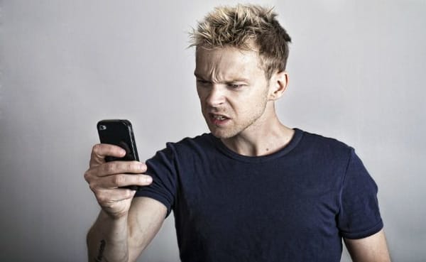Apple priznáva chybu, ktorá vznikne po prestavení dátumu v iPhone. Plánuje ju opraviť?
