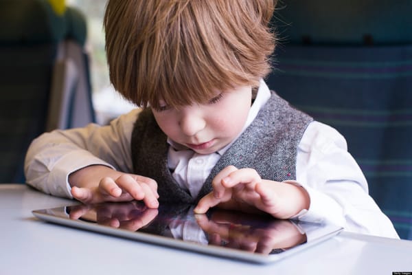 Kedy deti začínajú používať technologické hračky?