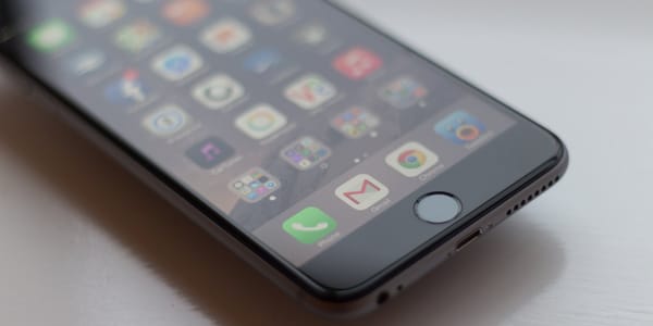 Podľa analytikov sa iPhone SE stane obrovským hitom