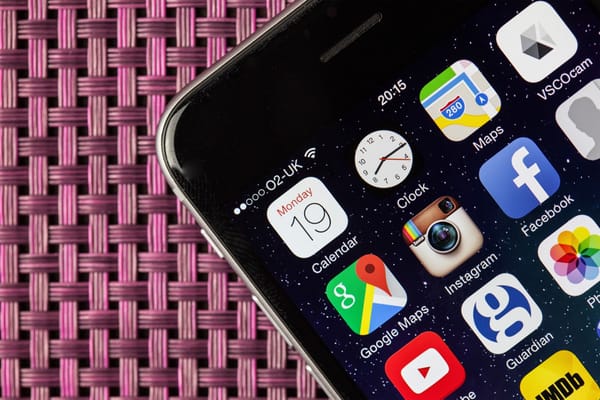 Už čoskoro bude možné vymazať nechcené základné aplikácie od Apple
