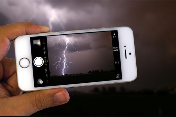 Platená aplikácia na fotenie bleskov iLightningCam 2 dočasne ZADARMO