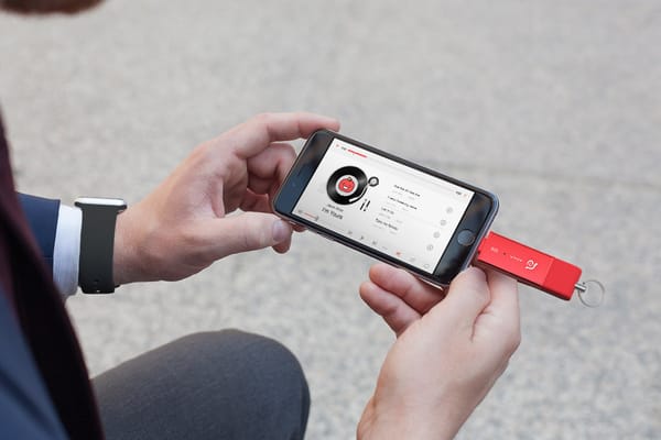 Osloboďte dáta vášho iPhonu jednoduchou flashkou