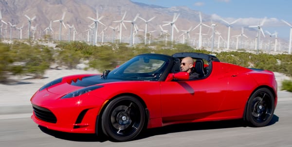 Nový Roadster od Tesly - bude iný, väčší a rýchlejší!
