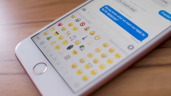 Do FB Messengera mieria stovky nových smajlíkov. Vieme, ako budú vyzerať