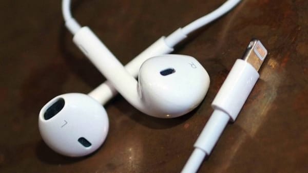 3,5 mm jack končí: Prvé video slúchadiel EarPods s Lightning konektorom!