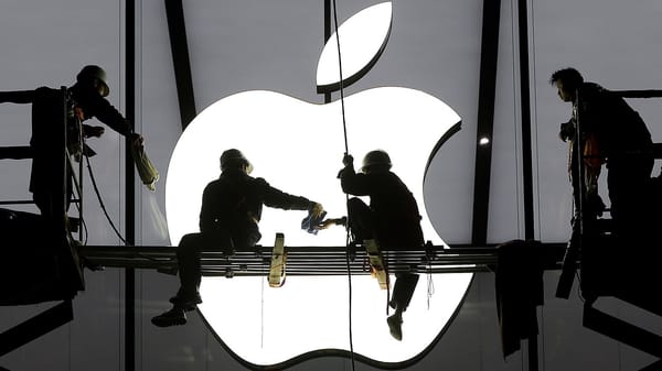Priamo oproti sídlu Samsungu vyrastie nový Apple Store