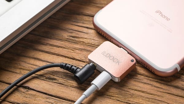 Najlacnejší produkt, vďaka ktorému môžeš nabíjať svoj iPhone 7 a zároveň počúvať hudbu