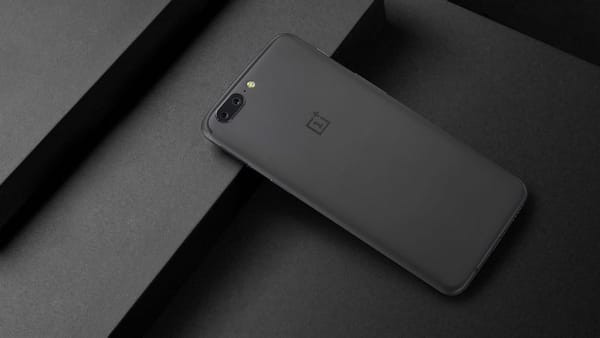 Smartfón OnePlus 5 = iPhone 7 s 3,5 mm jackom