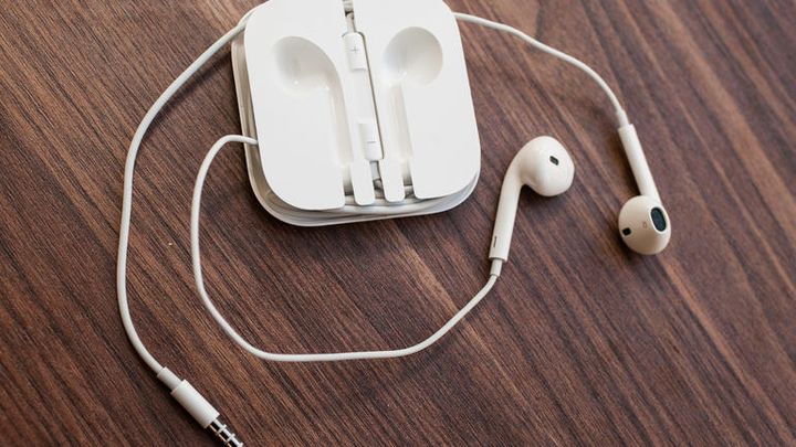 Apple si zaregistroval ochrannú známku na bezdrôtové sluchátka
