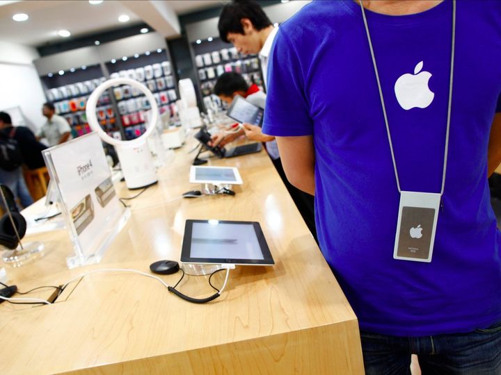 VIDEO: Falošné predajne Apple sú také reálne, že tomu veria aj zamestnanci