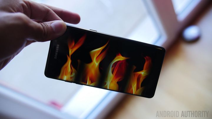 Užívatelia "vybuchujúcich" Galaxy Note 7 prejdú na iPhone