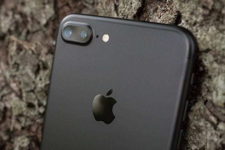 Apple oznámil rekordné výsledky za posledný štvrťrok. Predal viac iPhonov, než kedykoľvek predtým
