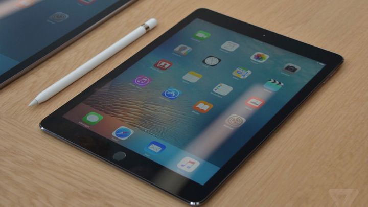 Apple predstavil nový iPad. Volá sa jednoducho iPad.