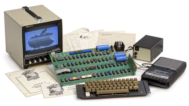 Vzácny počítač Apple-1 z roku 1976 sa predal na nemeckej aukcii za 130 000 dolárov