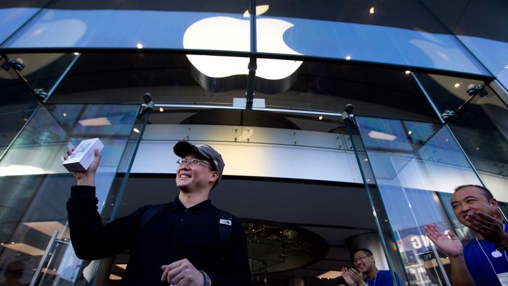 Apple stráca v Číne svoje miesto. Predaje iPhonov razantne klesajú