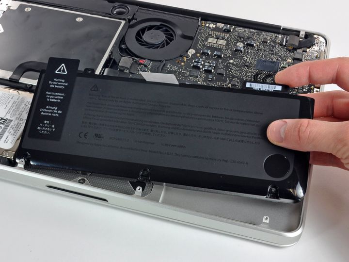 Apple trpí nedostatkom batérií pre MacBooky Pro. Mení ich teda za nové modely